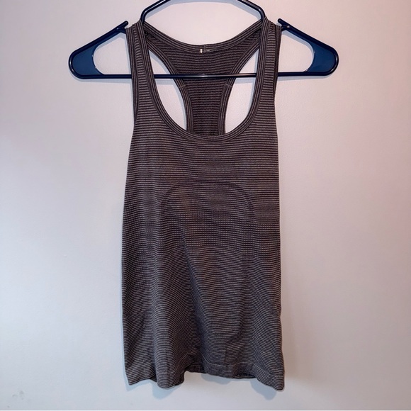 Lululemon Swiftly Tech Razorback Tank Top Blue-Gray Stripes - Size 4 - Picture 2 of 5